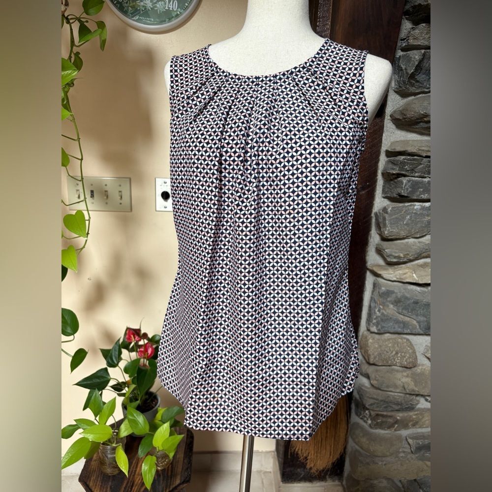 Black and Pink Geometric Print Top